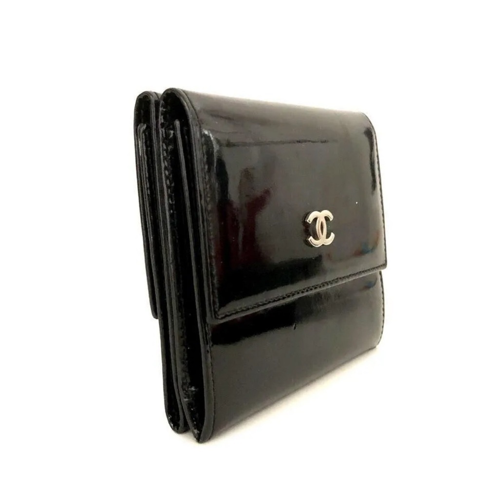 Chanel Pantent Compact Wallet - Picture 3 of 10
